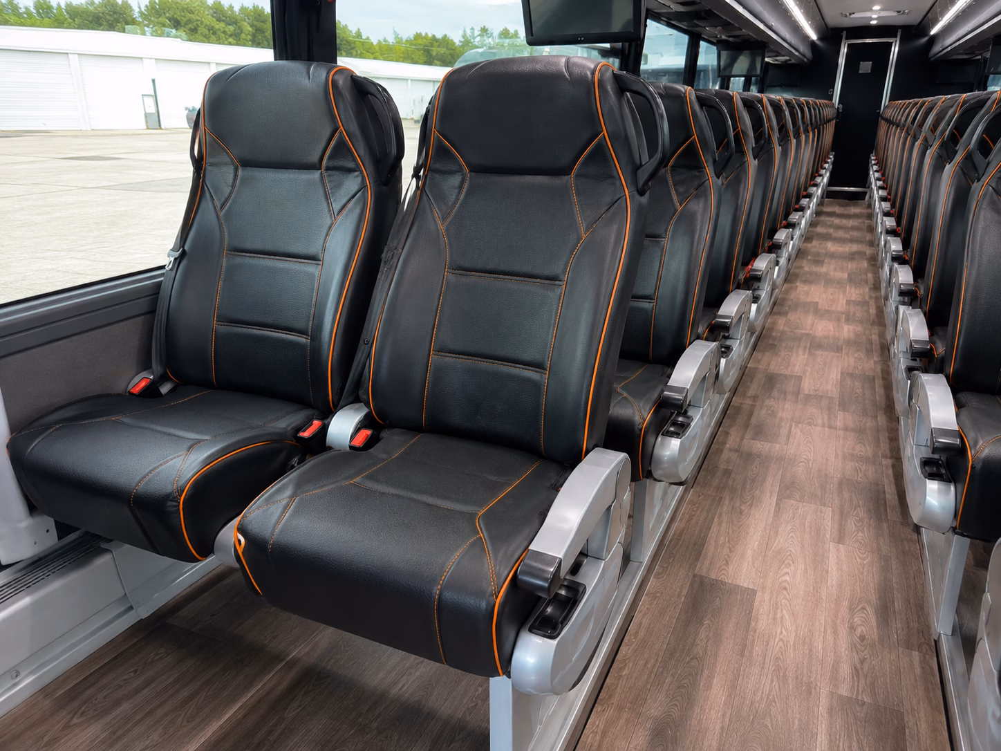 the bus type and amenities